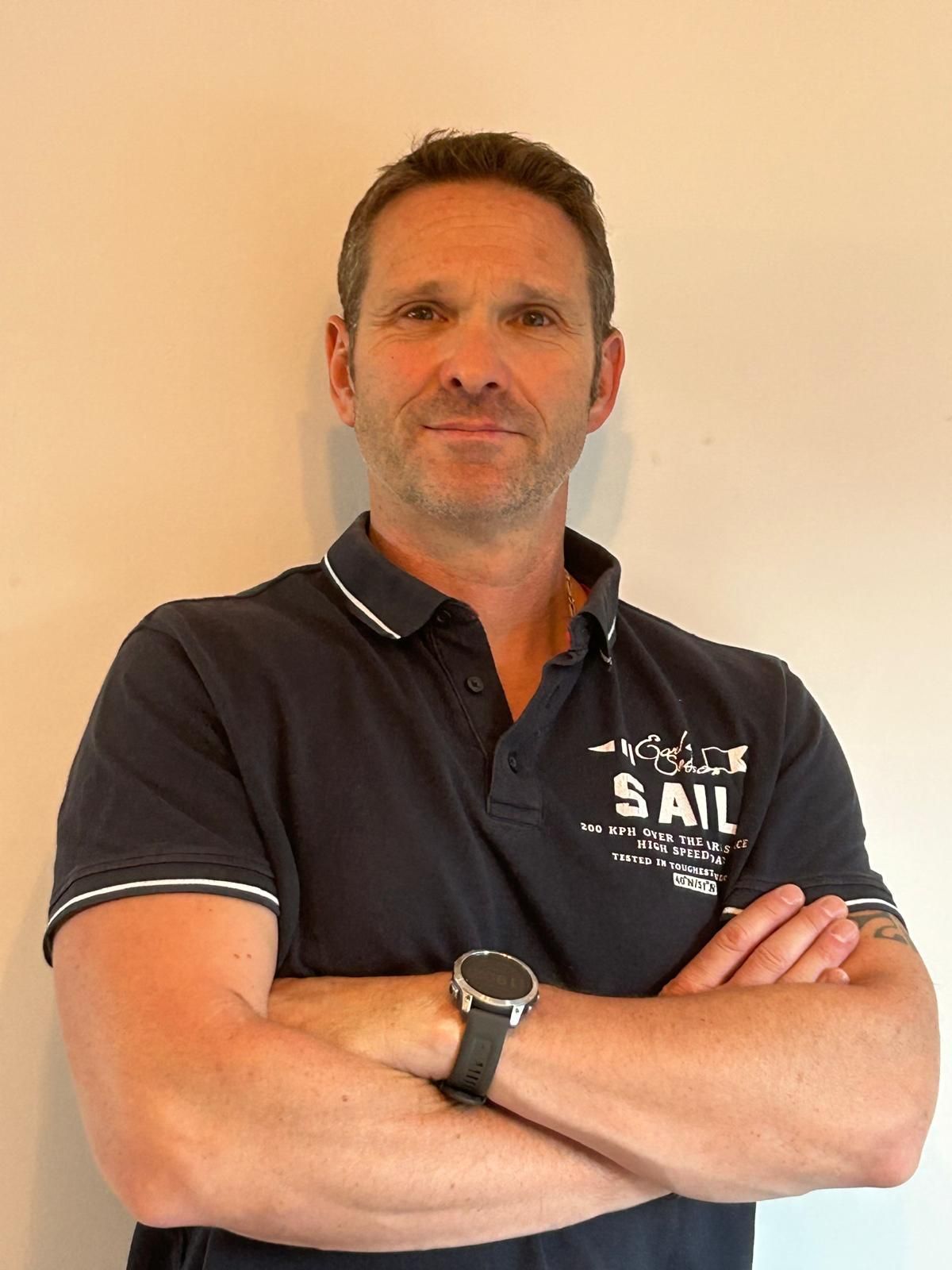 Tony Le Page, **Ostéothérapeute** à Tosse